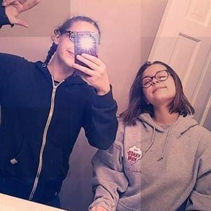 Meet your Posher, Chloe